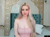 Welcome to my room! My name is Elena and I stream from home. Let